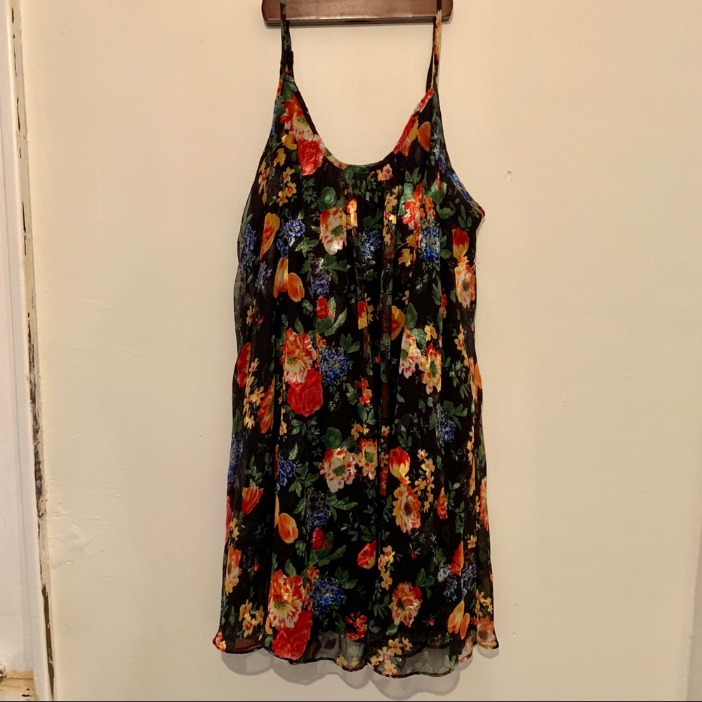 Pins and Needles Flowy Floral Mini